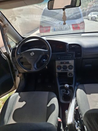 Opel Zafira Tourer 2004