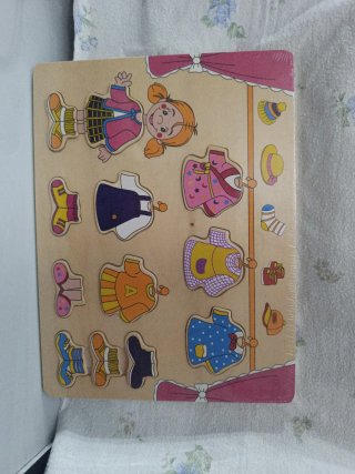 Puzzle madera vestir niña