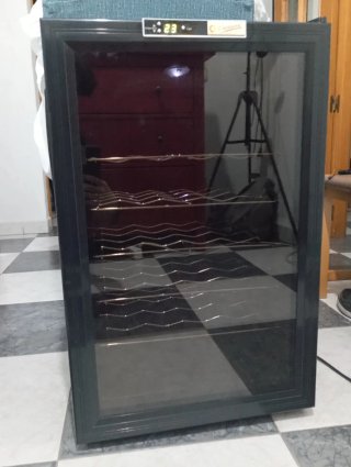 Vinoteca Cavanova CV0028 Negra