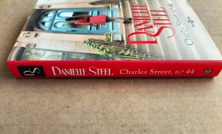 Charles Street, n° 44. Libro