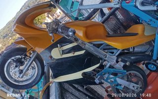 Mini moto deportiva amarilla y negra h