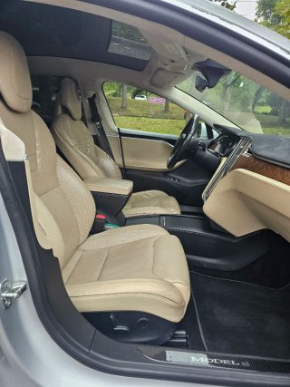 Tesla Model S 2018