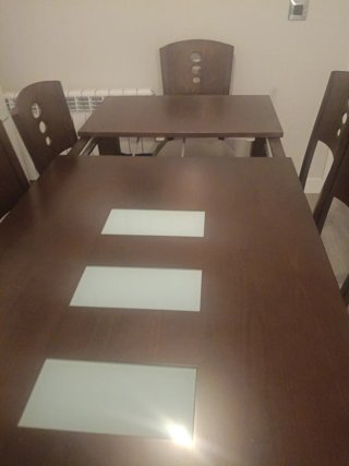 Mesa de comedor con 6 sillas y mesita de centro