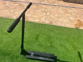 Scooter Striker Gravis Talla L