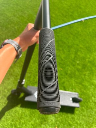 Scooter Striker Gravis Talla L