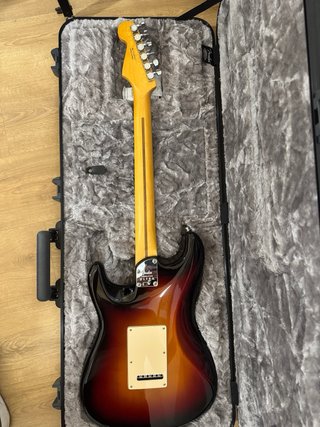 American Ultra Stratocaster HSS 2023.Case opcional