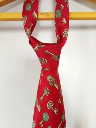 Corbata marca Gucci de seda