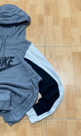 Sudadera Nike Gris con Capucha