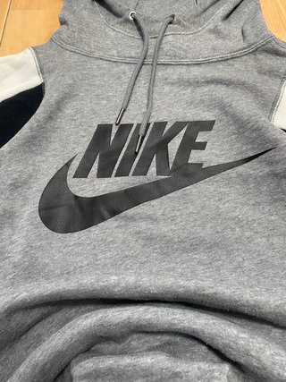 Sudadera Nike Gris con Capucha