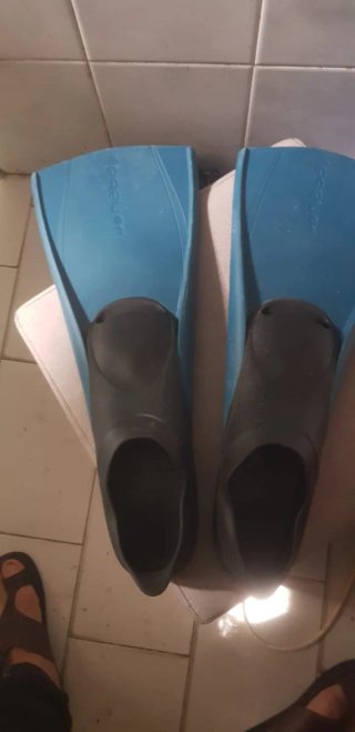 Aletas de buceo azules