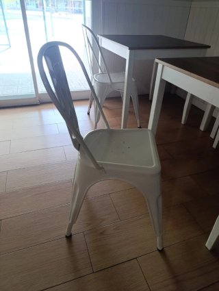 Silla Tolix metálica blanca