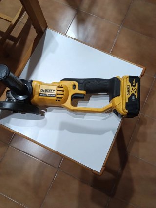 AMOLADORA RADIAL DEWALT DCG412