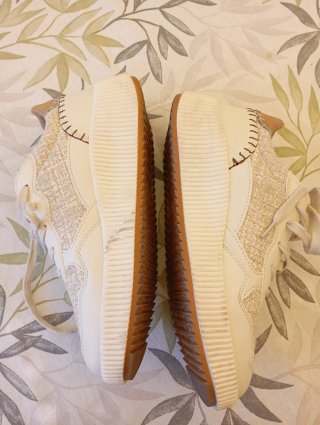 Zapatillas Senda Beige y Blancas