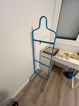Galan de ropa Ikea azul metálico