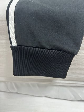 Pantalón Adidas Negro (precio negociable)