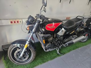 Triumph Trident 900