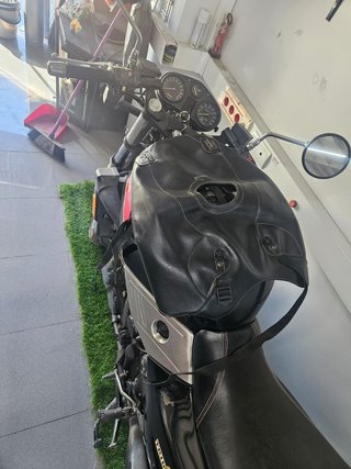 Triumph Trident 900