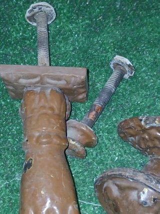Llamador de puerta antiguo de mano