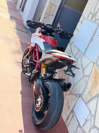 Ducati 939 SP Roja y Blanca