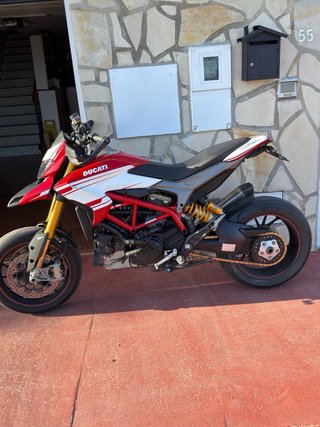 Ducati 939 SP Roja y Blanca