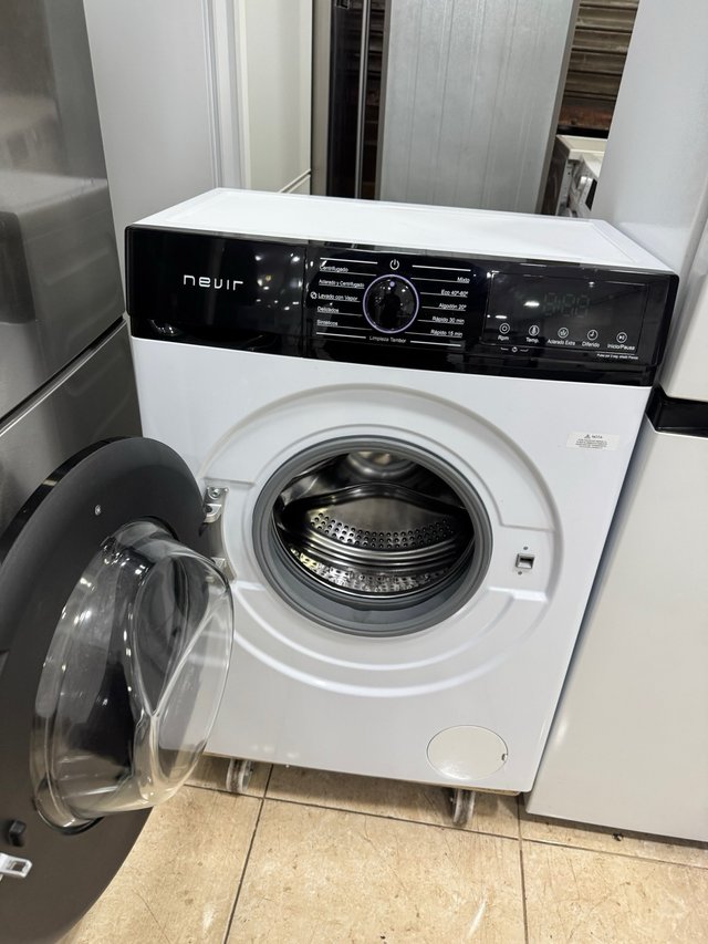 Lavadora y Frigorífico Hisense