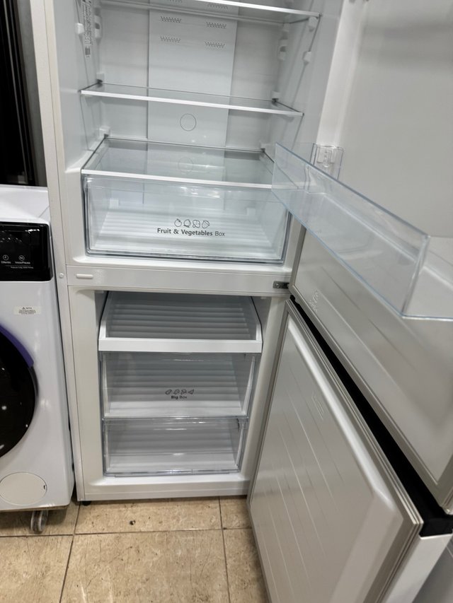 Lavadora y Frigorífico Hisense