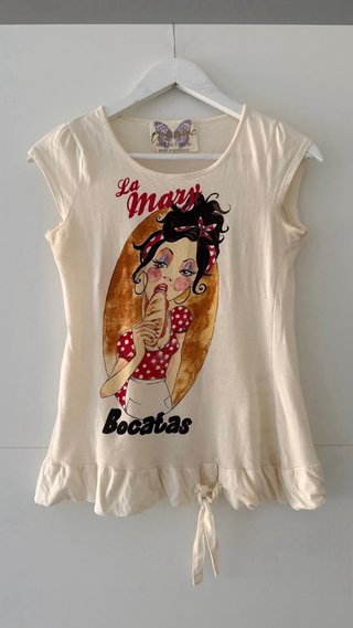 Camiseta cruda con dibujo Bocatas