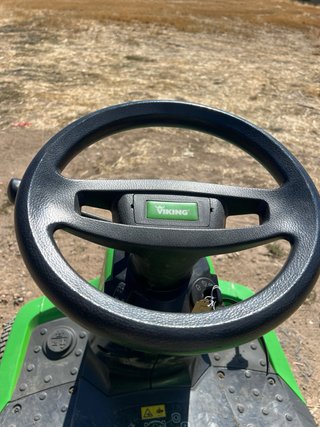 Tractor cortacésped Viking verde