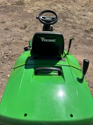 Tractor cortacésped Viking verde
