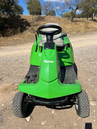 Tractor cortacésped Viking verde