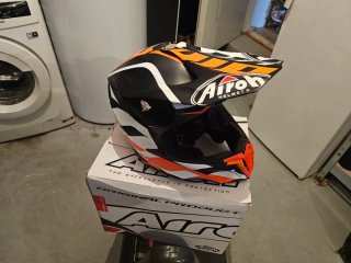 Casco Airoh