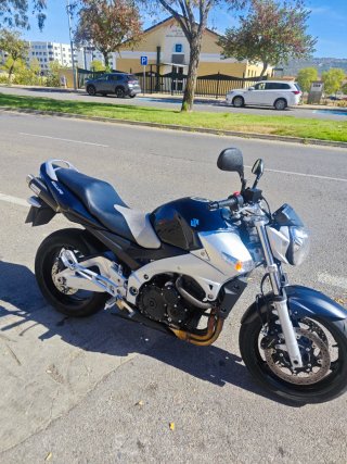 Suzuki GSR 600 Naked 30.000 km