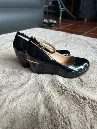 Sapatos In Shoes Verniz Pretos Salto