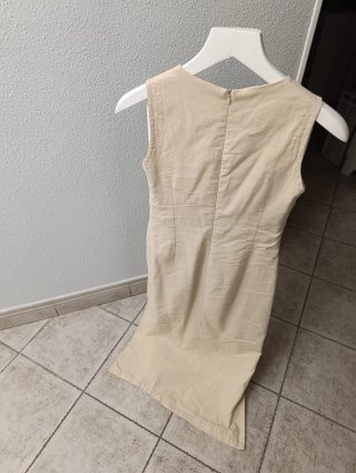 Vestido beige sin mangas