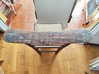 Reclinatorio antiguo de madera
