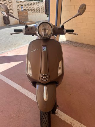 Vespa Primavera 50cc 2T Scooter