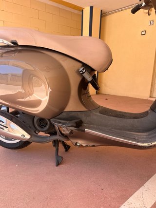 Vespa Primavera 50cc 2T Scooter