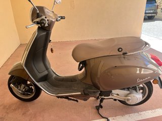 Vespa Primavera 50cc 2T Scooter