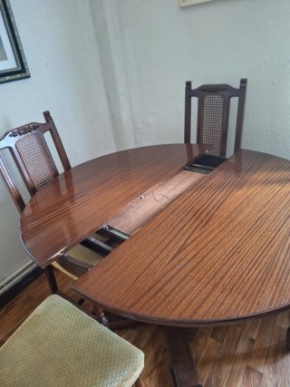 Mesa redonda de comedor extensible con 5 sillas
