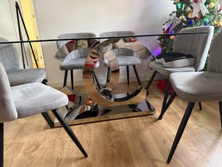 Mesa de comedor cristal y metal