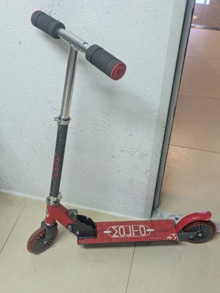 Monopatín infantil rojo Molto