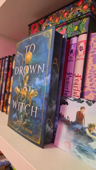 To Drown a Witch Fairyloot Agosto