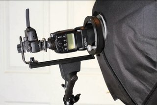 Adaptador tipo T montura Bowens para flash de mano
