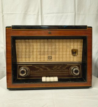 RADIO TOCADISCOS PHILIPS IBERICA HE-564-A.VINTAGE