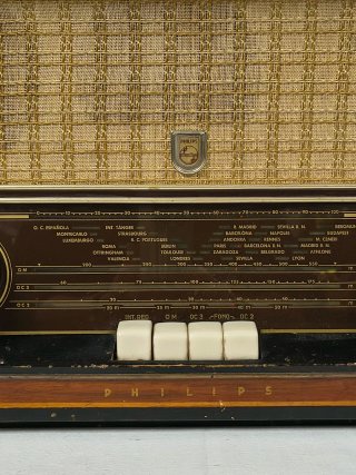 RADIO TOCADISCOS PHILIPS IBERICA HE-564-A.VINTAGE