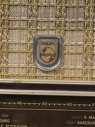 RADIO TOCADISCOS PHILIPS IBERICA HE-564-A.VINTAGE