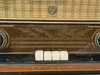 RADIO TOCADISCOS PHILIPS IBERICA HE-564-A.VINTAGE