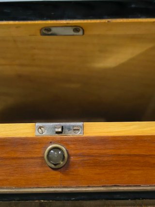 RADIO TOCADISCOS PHILIPS IBERICA HE-564-A.VINTAGE
