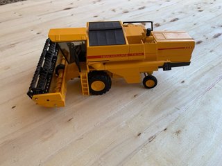 Maqueta Cosechadora New Holland TX34