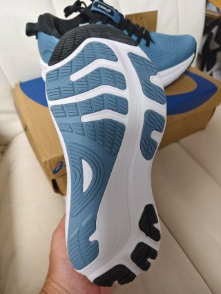 Zapatillas Azules y Blancas